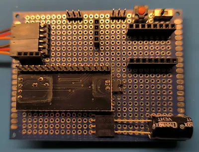 PCB avec composants cachés et soudés